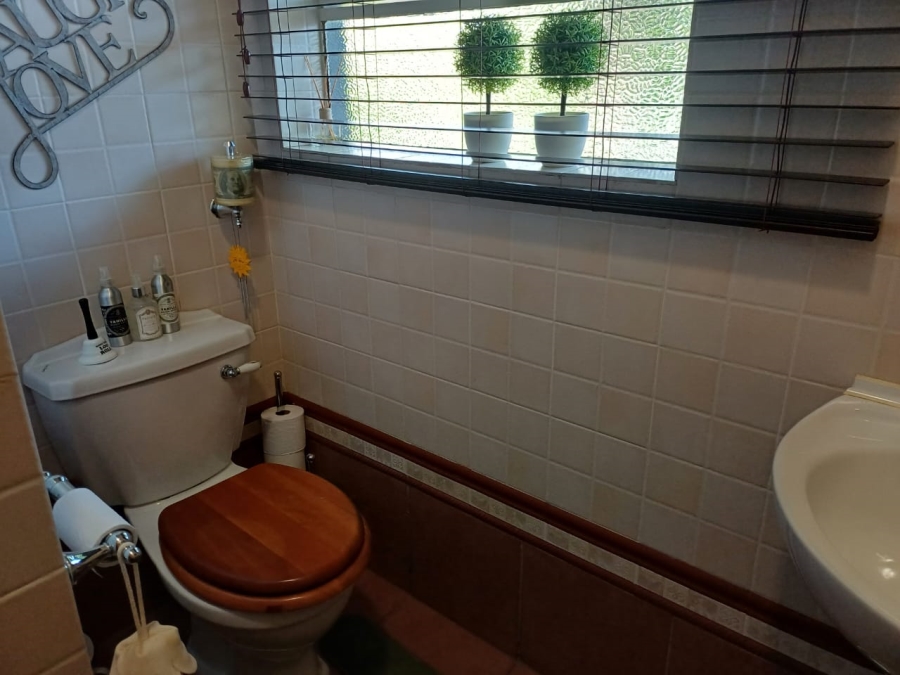 4 Bedroom Property for Sale in Lime Acres Northern Cape